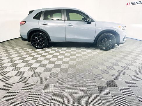 Used 2024 Honda HR-V Sport image 2