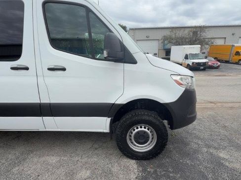 Used 2019 Freightliner Sprinter 2500 AWD/4WD image 14