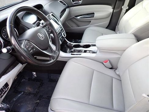 Used 2020 Acura TLX image 9