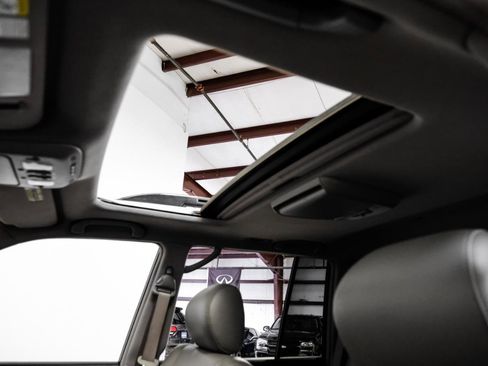 Used 2006 Toyota Land Cruiser image 5