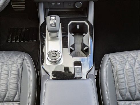 New 2026 Mitsubishi Outlander SEL image 23