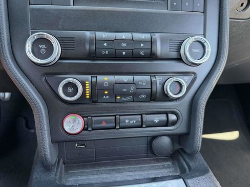 Used 2020 Ford Mustang Coupe RWD image 28