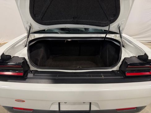 Used 2019 Dodge Challenger R/T image 18