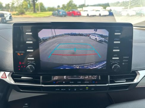 Certified 2024 Toyota Sienna LE FWD image 18
