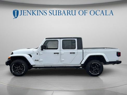 Used 2022 Jeep Gladiator Sport AWD/4WD image 6