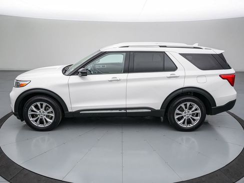 Certified 2024 Ford Explorer Limited w/ Equipment Group 301A image 7