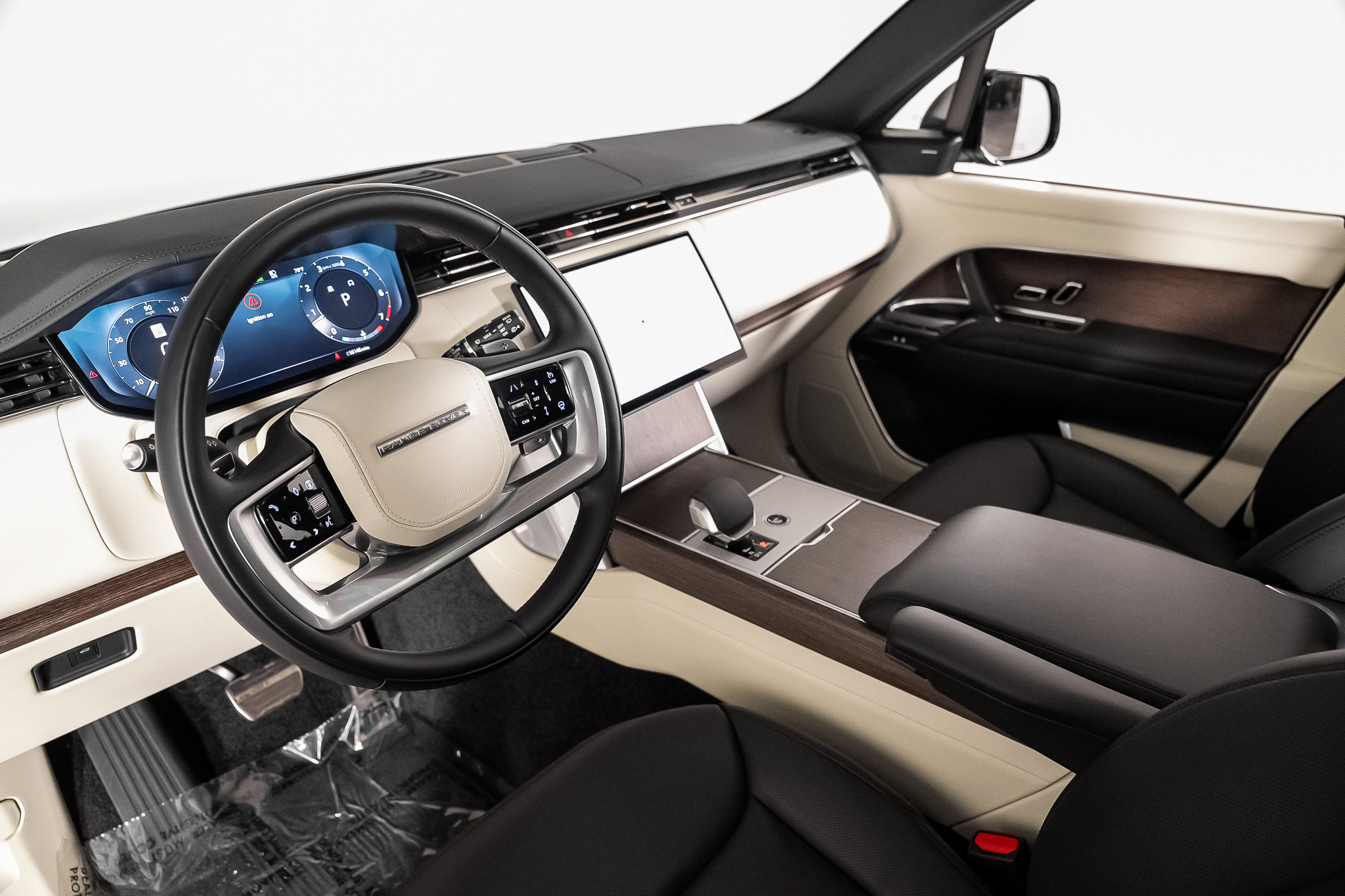 Used 2024 Land Rover Range Rover SE AWD/4WD image 2