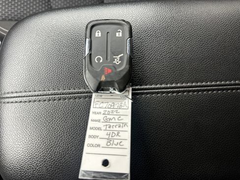 Used 2022 GMC Terrain SLE w/ Driver Convenience Package image 29