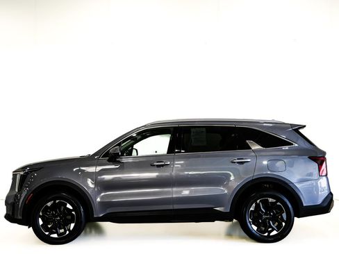 Used 2024 Kia Sorento S AWD/4WD image 5