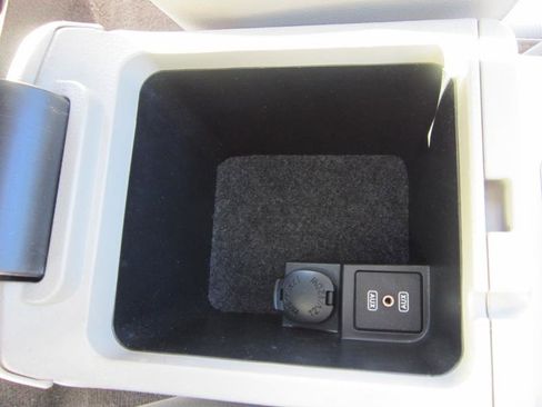 Used 2009 Subaru Legacy 2.5i Limited image 13