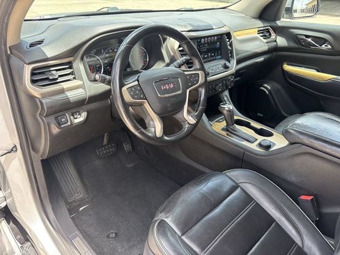 Used 2018 GMC Acadia Denali w/ Technology Package FWD image 14