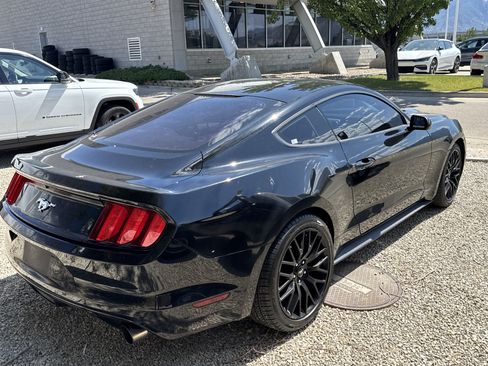 Used 2016 Ford Mustang Coupe RWD image 4