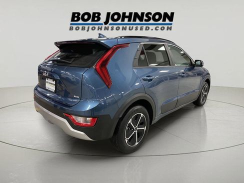 Used 2025 Kia Niro EX image 7