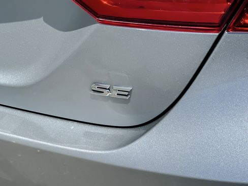 Certified 2021 Toyota Camry SE FWD image 24