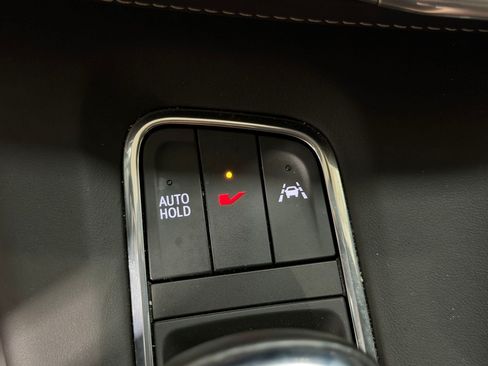 Certified 2024 Cadillac Escalade ESV V AWD/4WD image 22
