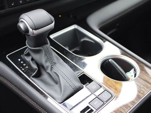 Used 2025 Toyota Sienna Platinum image 47