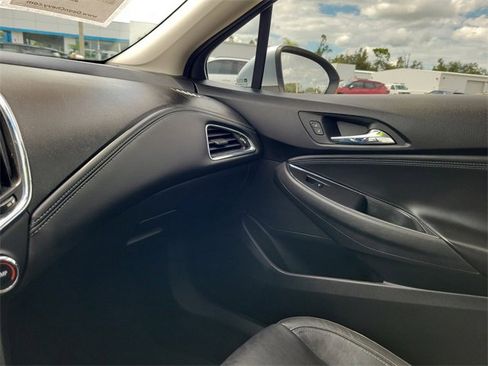 Used 2017 Chevrolet Cruze Premier image 27