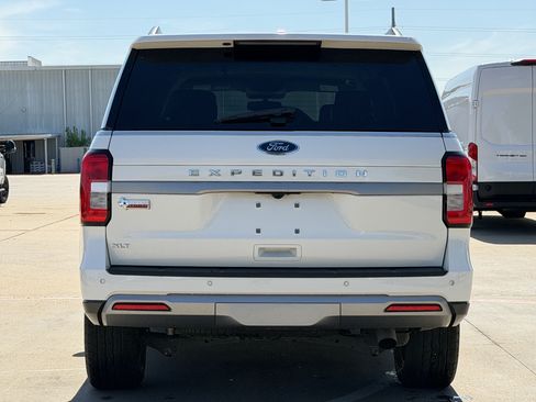 Used 2024 Ford Expedition XLT RWD image 6