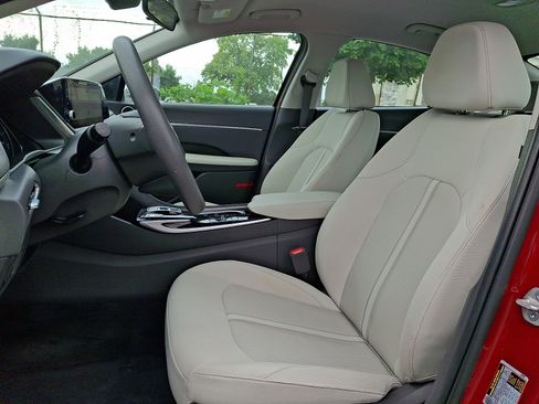 Certified 2023 Hyundai Sonata SEL FWD image 13