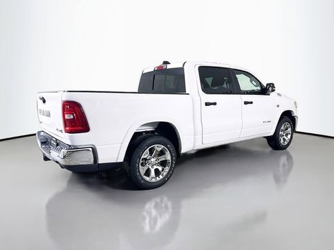 New 2026 RAM 1500 4x4 Crew Cab image 7