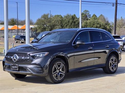 Certified 2025 Mercedes-Benz GLC 300 4MATIC image 3