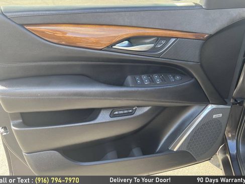 Used 2017 Cadillac Escalade ESV Luxury AWD/4WD image 20