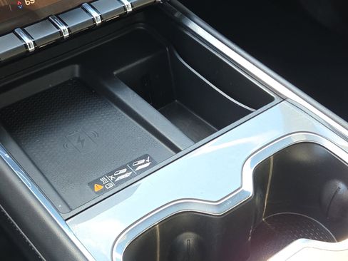 Used 2025 GMC Acadia Elevation image 35