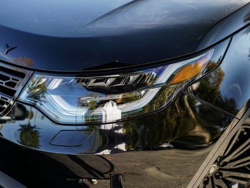 Used 2019 Land Rover Discovery HSE image 4