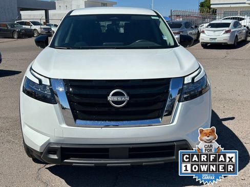 Used 2024 Nissan Pathfinder S image 2