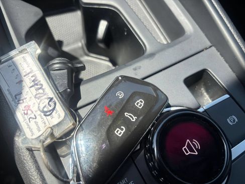 Used 2026 Volkswagen Tiguan SE AWD/4WD image 26