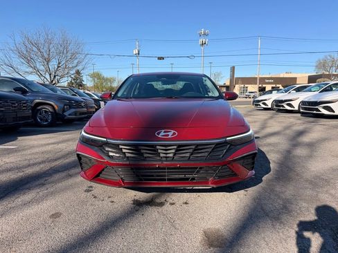 Used 2024 Hyundai Elantra SEL FWD image 9