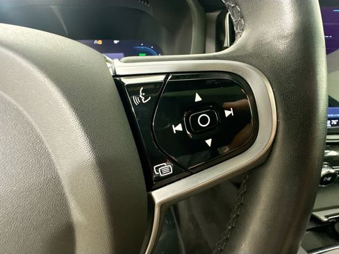 Used 2022 Volvo XC60 T8 R-Design w/ Advanced Package image 19