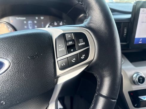 Used 2023 Ford Explorer XLT w/ Equipment Group 202A AWD/4WD image 37