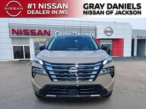 Certified 2025 Nissan Rogue Platinum w/ Tech Package FWD image 2