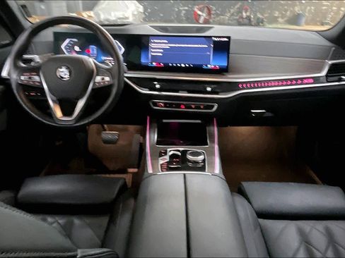 Used 2024 BMW X5 xDrive40i w/ Premium Package image 17