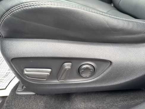 Used 2022 Toyota RAV4 XLE Premium image 16