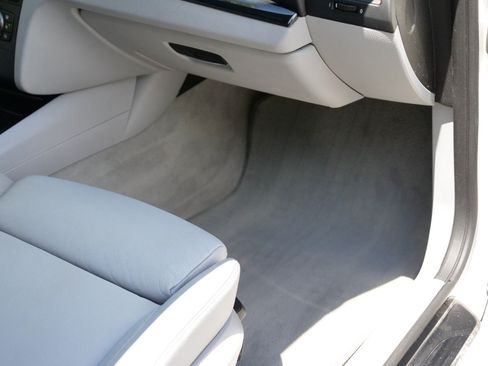 Used 2011 BMW 135i Convertible RWD image 36