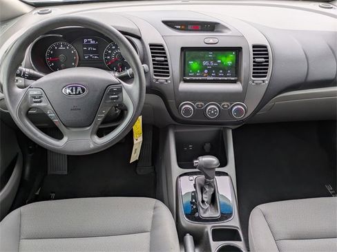 Used 2017 Kia Forte LX image 13