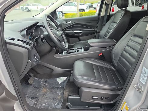 Used 2019 Ford Escape Titanium image 21