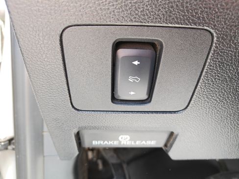 Used 2017 Ford F250 Lariat w/ Chrome Package AWD/4WD image 33