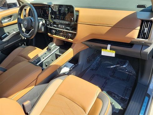 New 2025 Nissan Pathfinder Platinum image 12