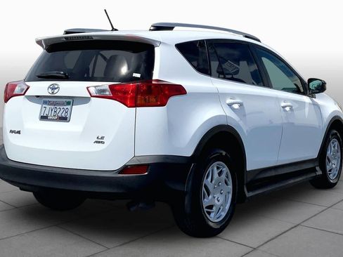 Used 2015 Toyota RAV4 LE AWD/4WD image 12