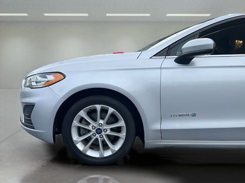 Used 2019 Ford Fusion SE image 26