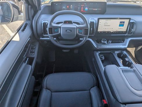 New 2026 Ford Expedition Max Platinum image 8