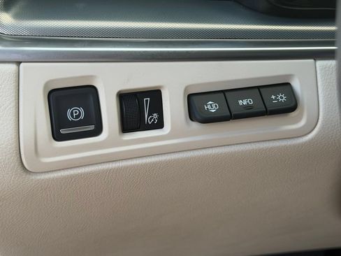 Used 2023 Cadillac XT5 Premium Luxury w/ Technology Package FWD image 27