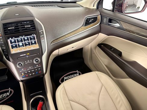 Used 2019 Lincoln MKC Reserve w/ MKC Climate Package AWD/4WD image 35