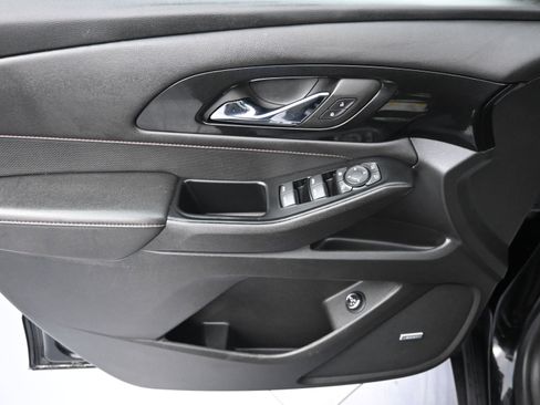 Used 2023 Chevrolet Traverse RS image 27