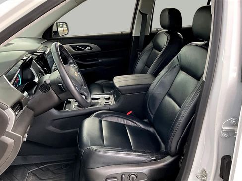 Used 2021 Chevrolet Traverse LT FWD image 8