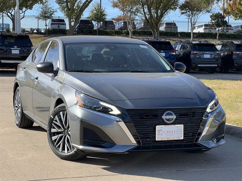 New 2025 Nissan Altima 2.5 SV image 2