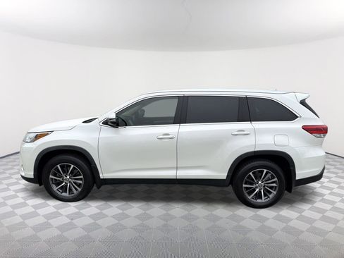 Used 2019 Toyota Highlander XLE image 6